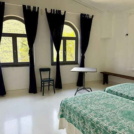 A Beautiful Gardened Maria's House - By Host4u アパート