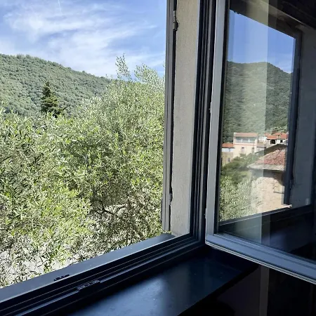 A Beautiful Gardened Maria's House - By Host4u *