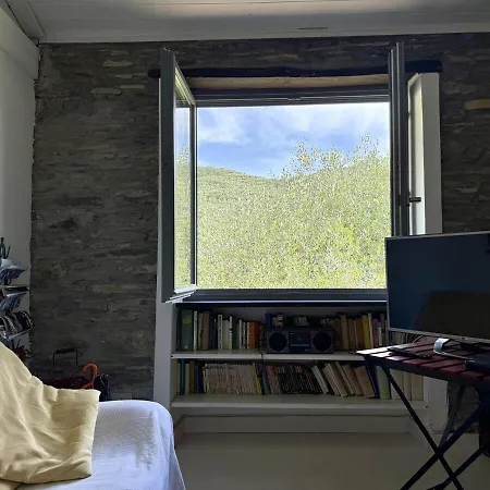 Appartement A Beautiful Gardened Maria's House - By Host4u