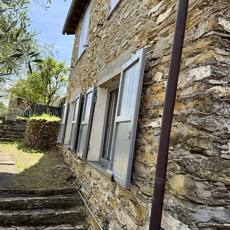 A Beautiful Gardened Maria's House - By Host4u Appartement *